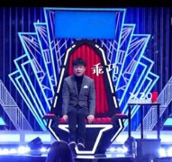 潘粤明乖巧坐姿像幼儿园小班的?简直是太可